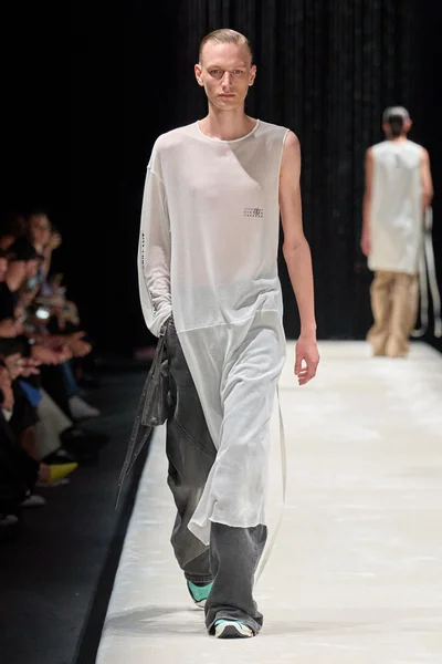 Look 22